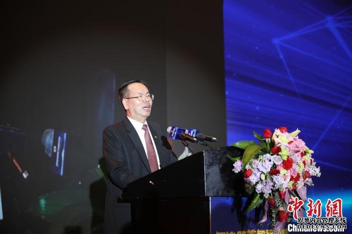 图为会长吴家莹在厦门台商协会成立27周年暨换届庆典上讲话 李思源 摄